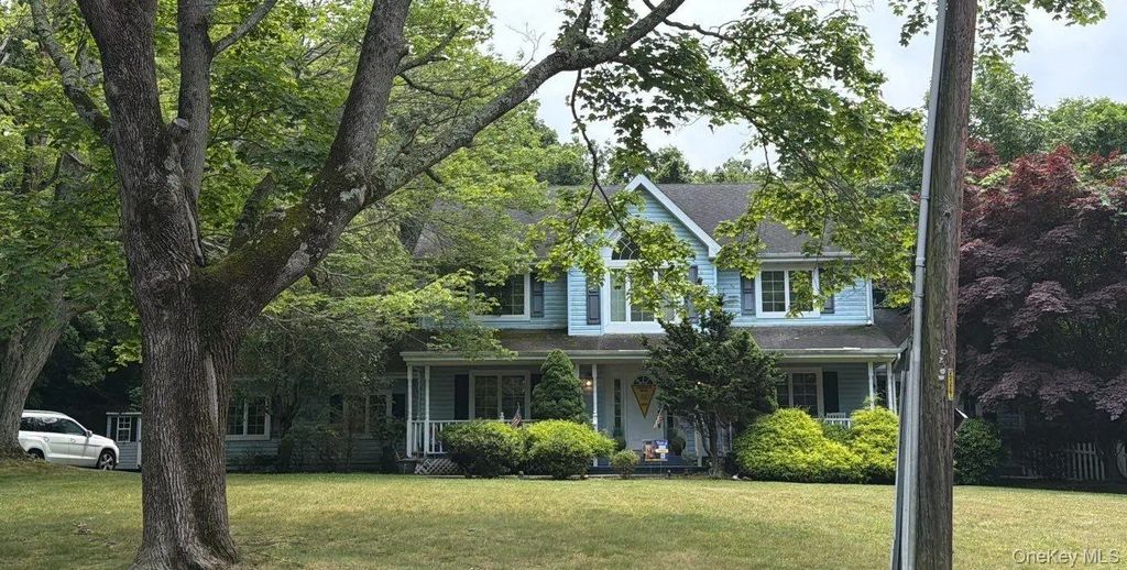 153 Sunset Boulevard, Wading River