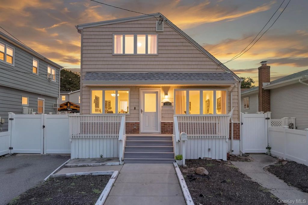 2383 Riverside Drive, Wantagh