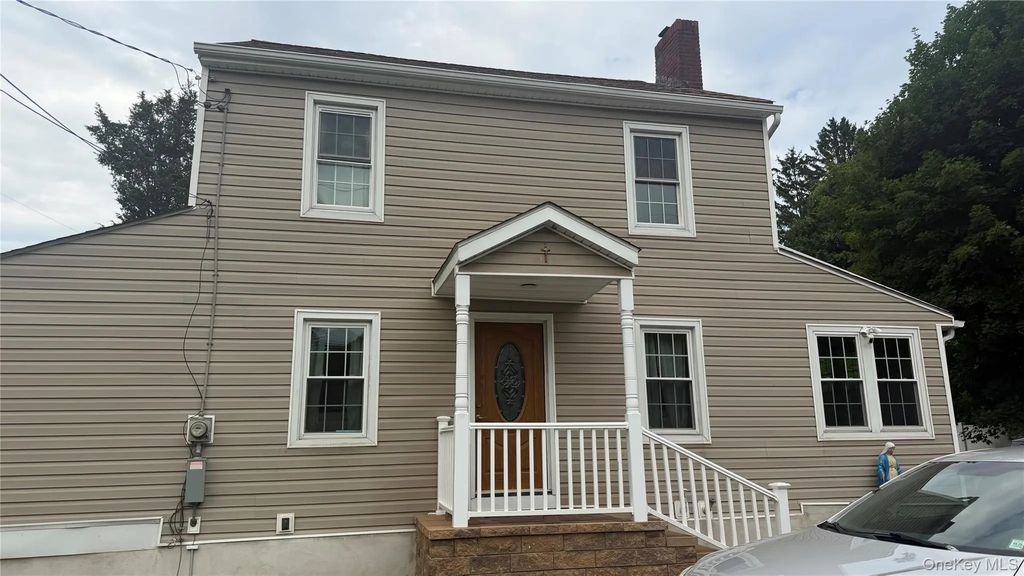17 Degarmo Road, Poughkeepsie