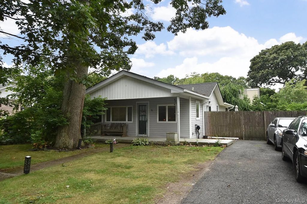 38 Balaton Avenue, Ronkonkoma