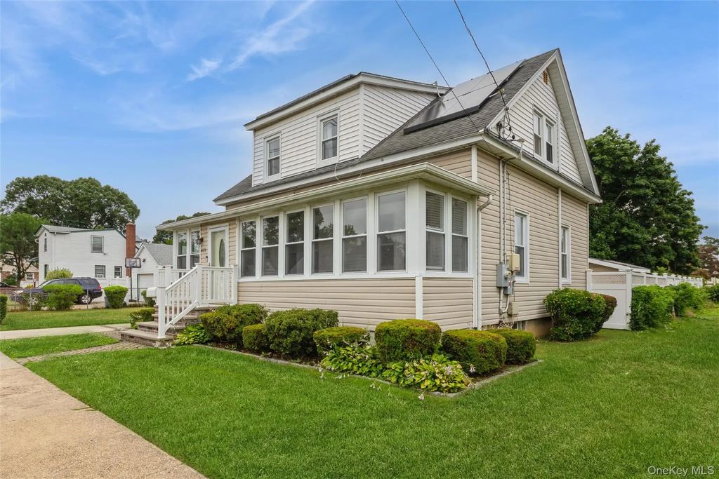 469 Chester Street, Uniondale