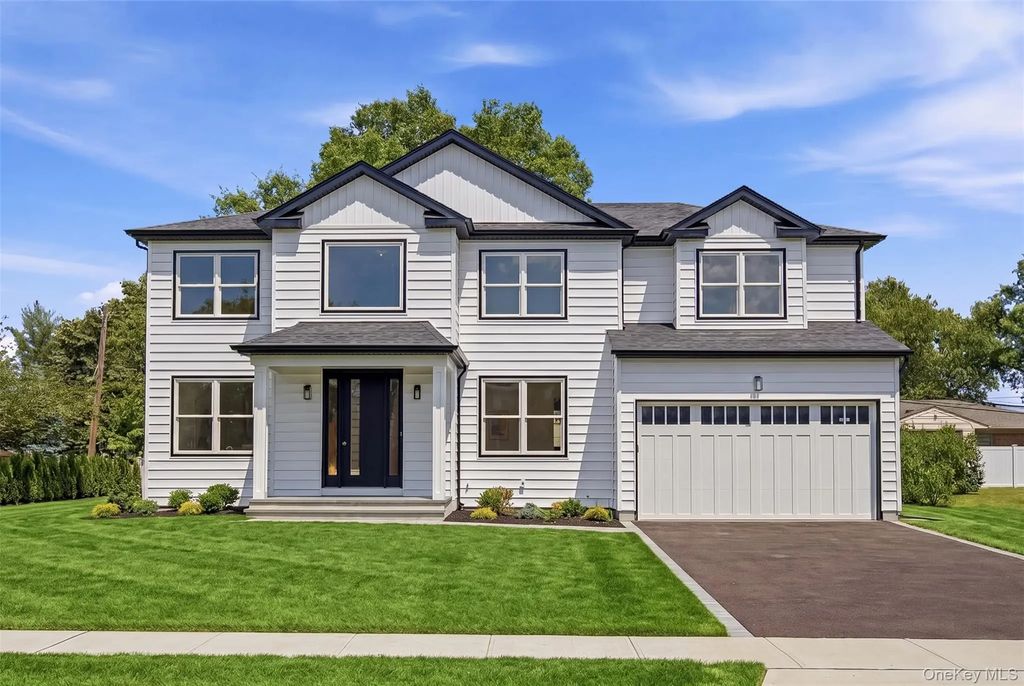 16 Otsego Place, Jericho