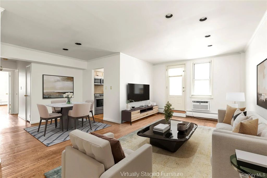 40 Daley Place 40-227, Lynbrook