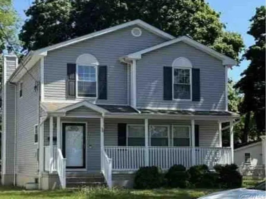56 E Smith Street, Amityville
