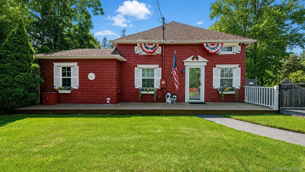 16 Yaphank Middle Island Road, Middle Island