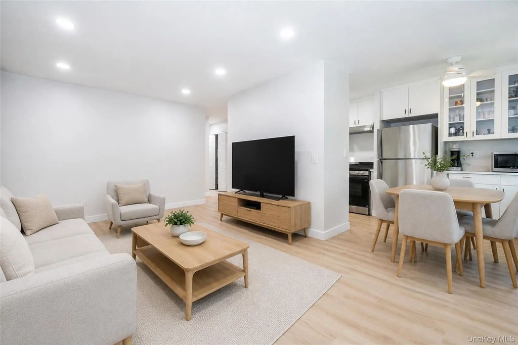643 Pelham Road # 4d, New Rochelle