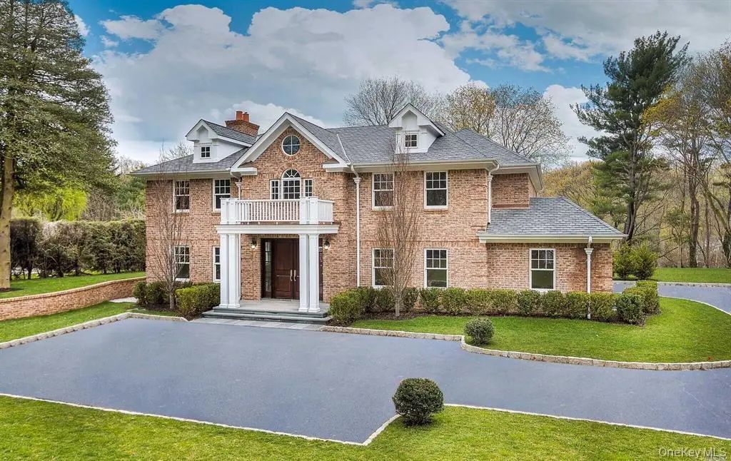 640 Bryant Avenue, Roslyn Harbor