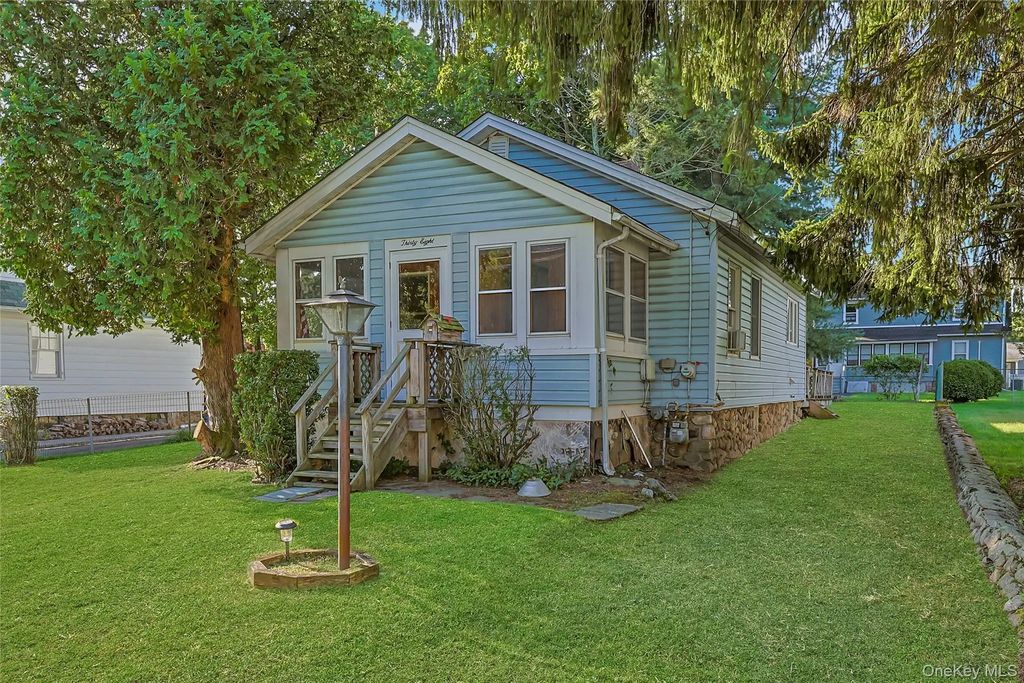 38 Allison Avenue, Stony Point