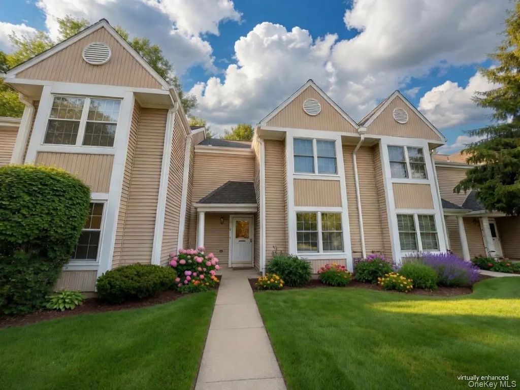 62 Creekside Cir, Spring Valley