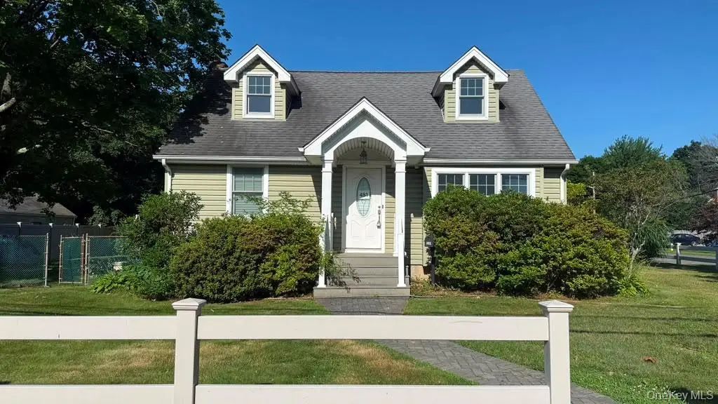 481 Atlantic Street, East Northport