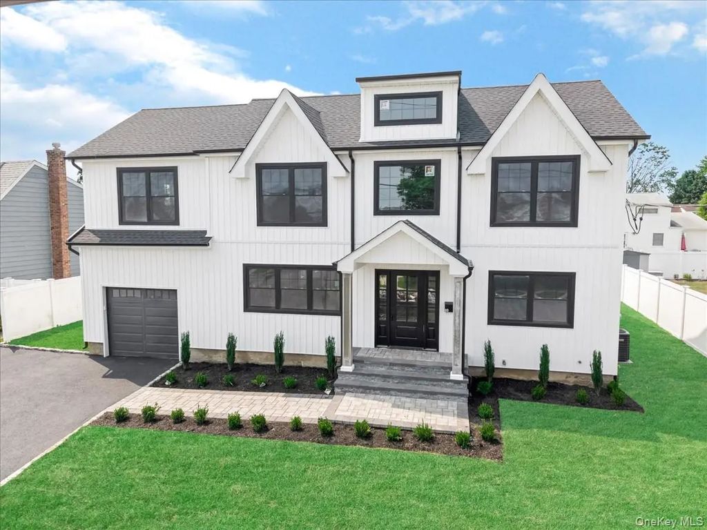 60 Westwood Road S, Massapequa Park