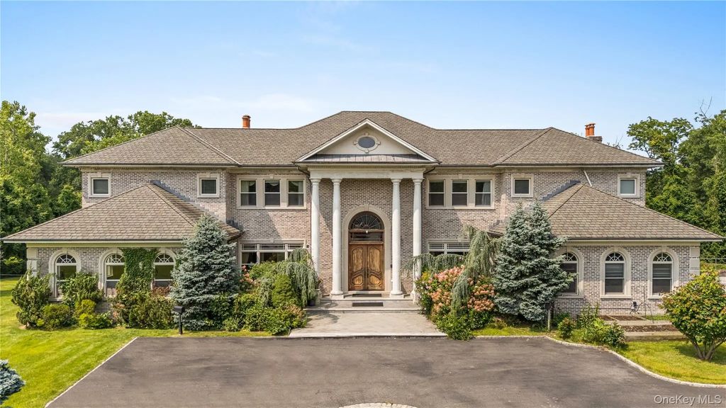 3 Valentine Farm Court, Old Brookville