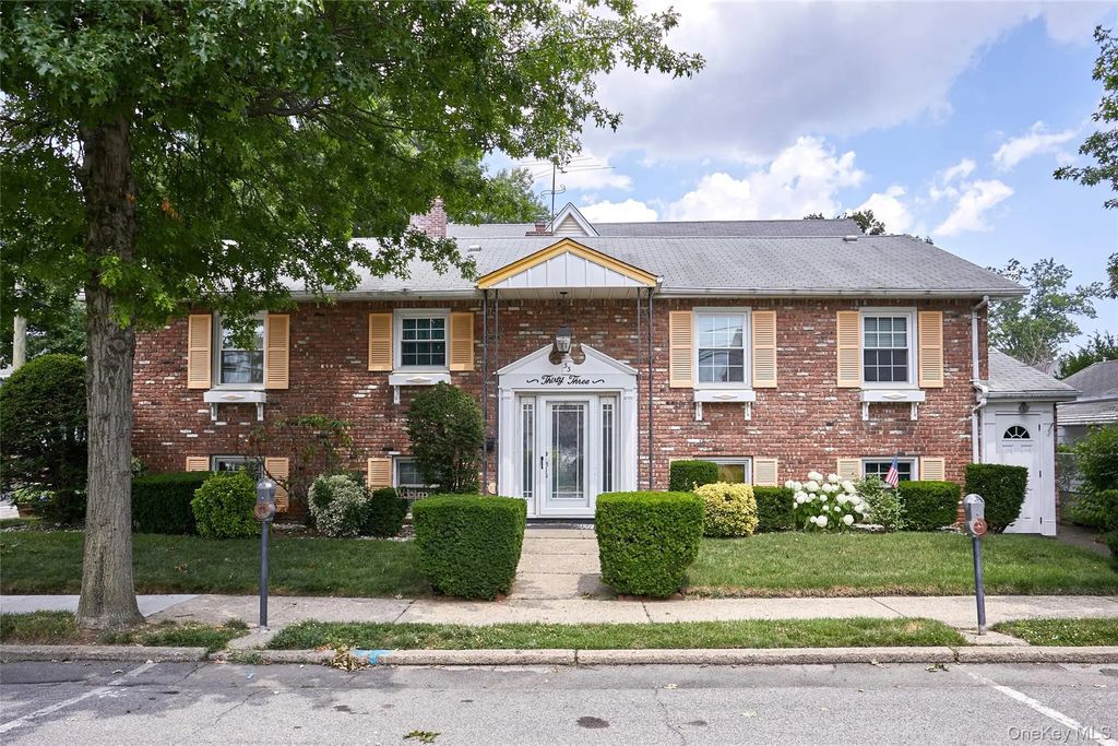 33 N Tyson Avenue, Floral Park