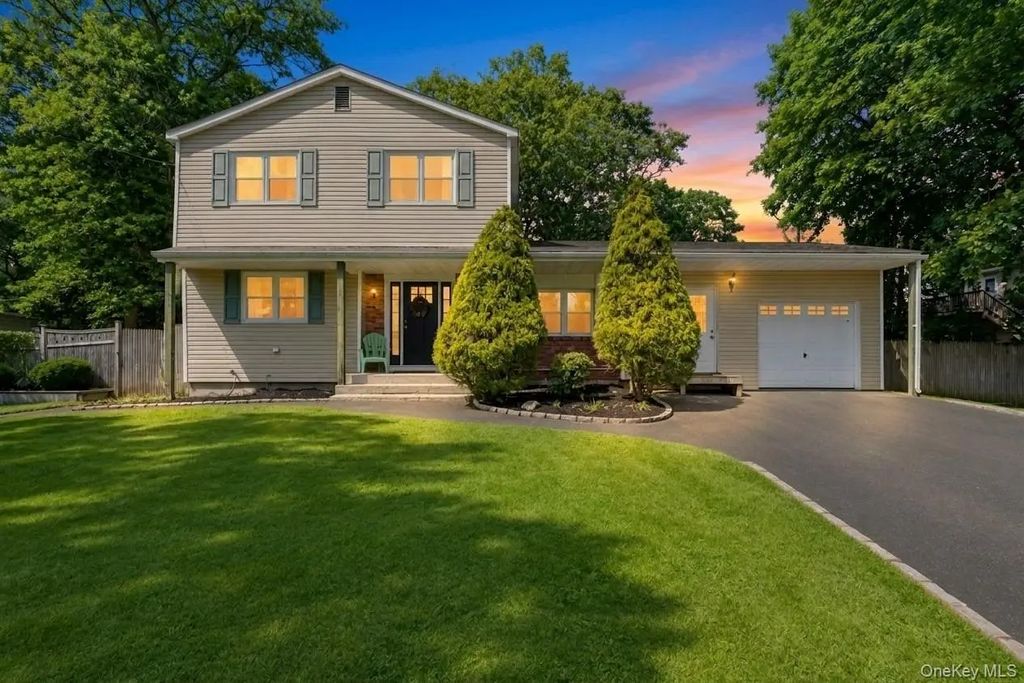 145 Sioux Street, Ronkonkoma