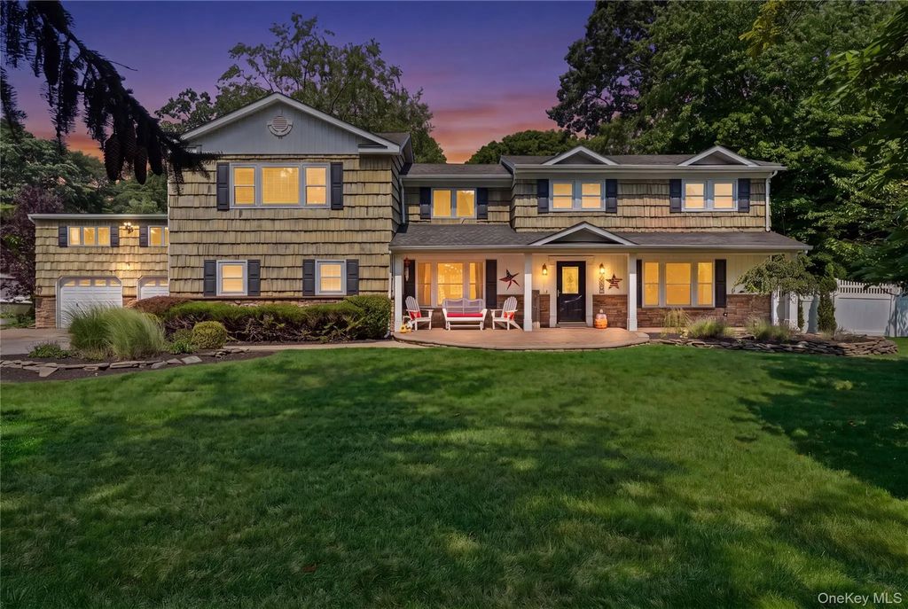 11 Tern Court, East Islip