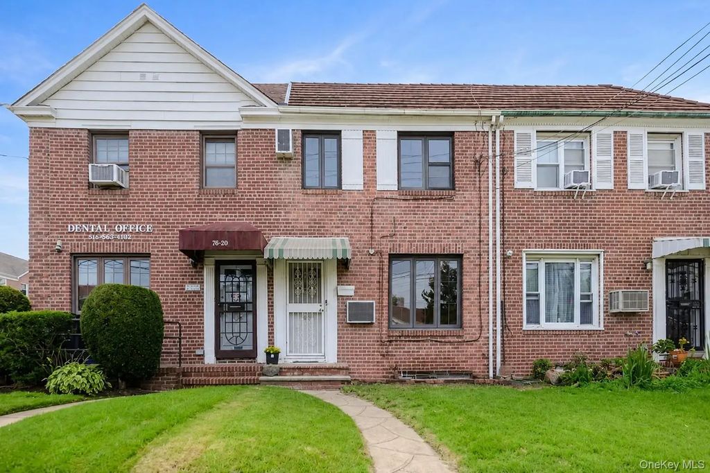 76-18 Utopia Parkway, Fresh Meadows