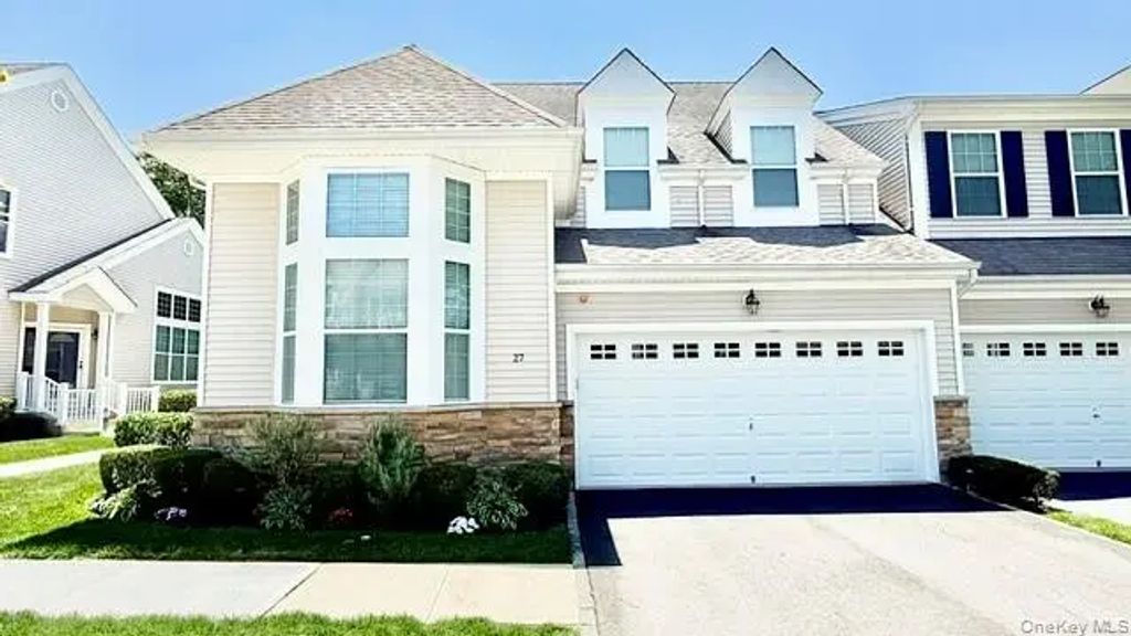27 Emilie Drive, Center Moriches