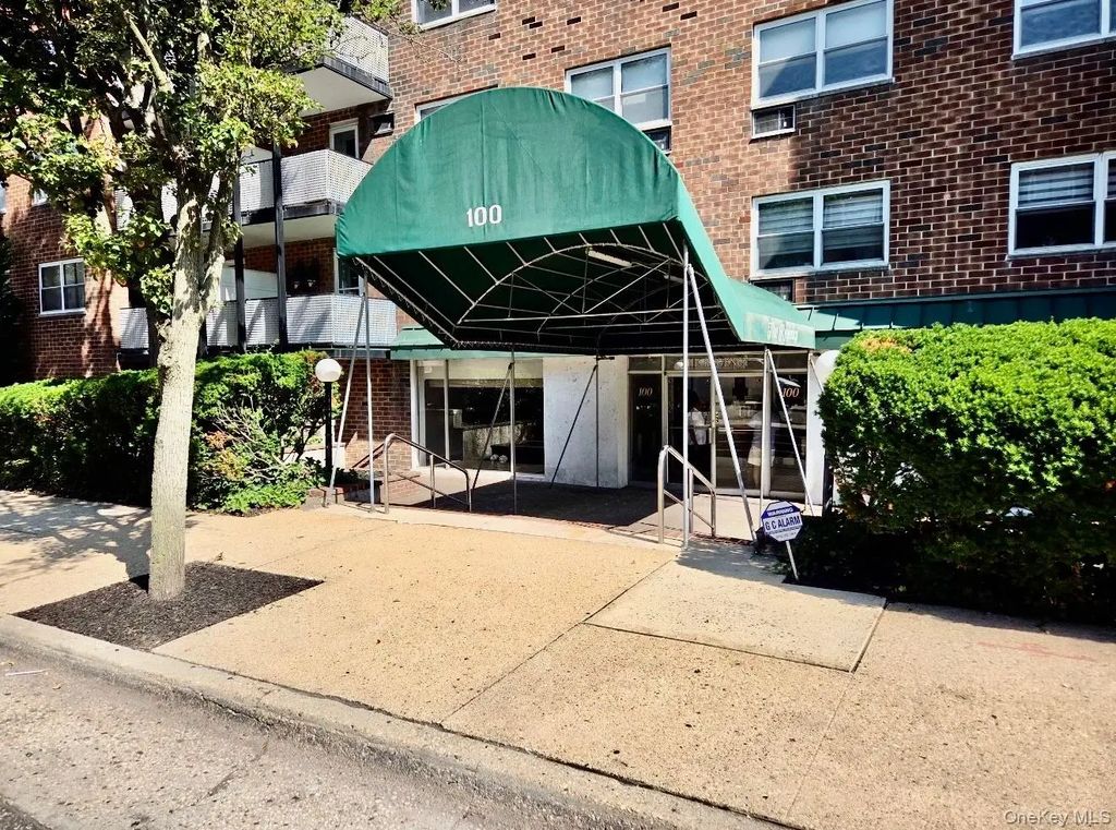 100 Lincoln Avenue 7b, Mineola