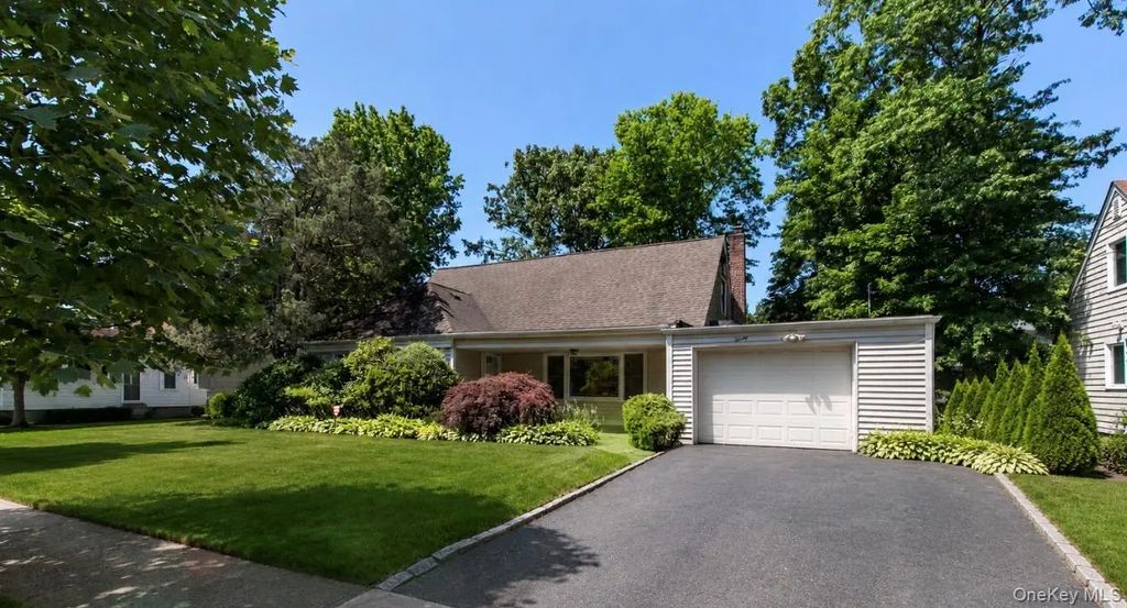 20 Ramsey Road, Great Neck