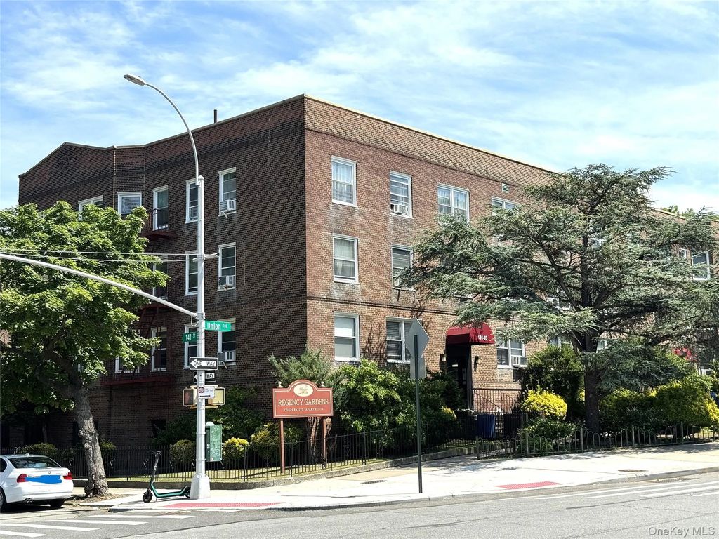 141-03 Union Turnpike # 3j, Flushing