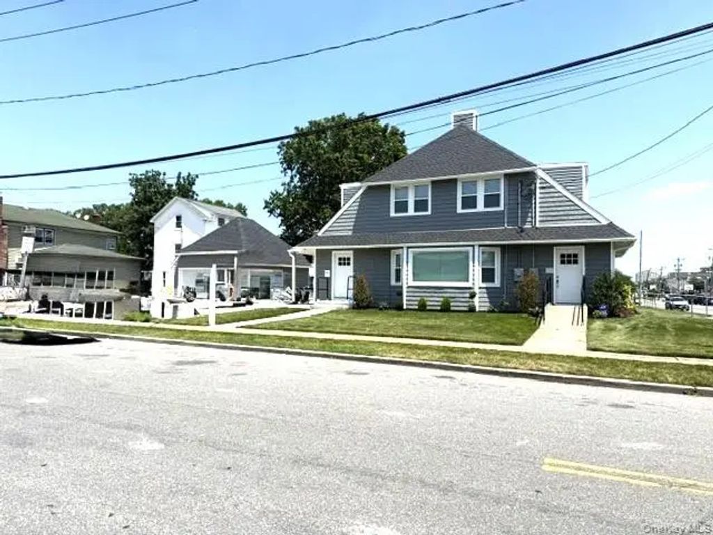 313 Hempstead Avenue # 2, West Hempstead