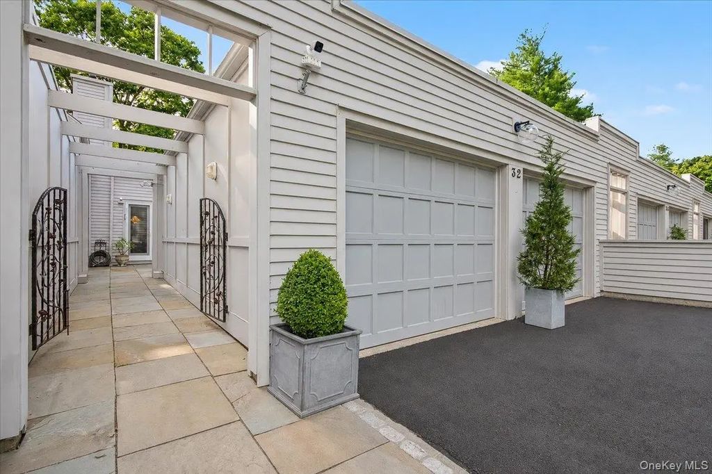 32 Beechwood Way, Briarcliff Manor