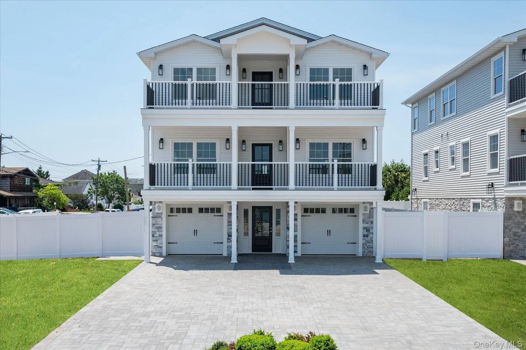 17 Island Parkway N, Island Park