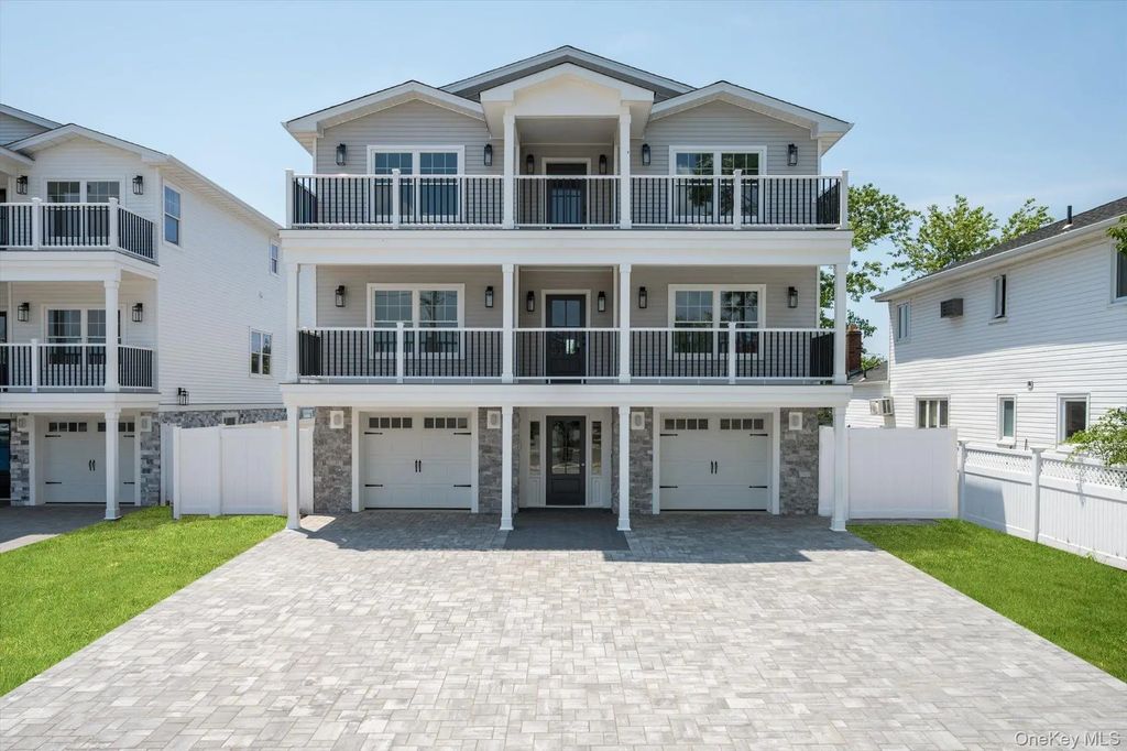 21 Island Parkway N, Island Park