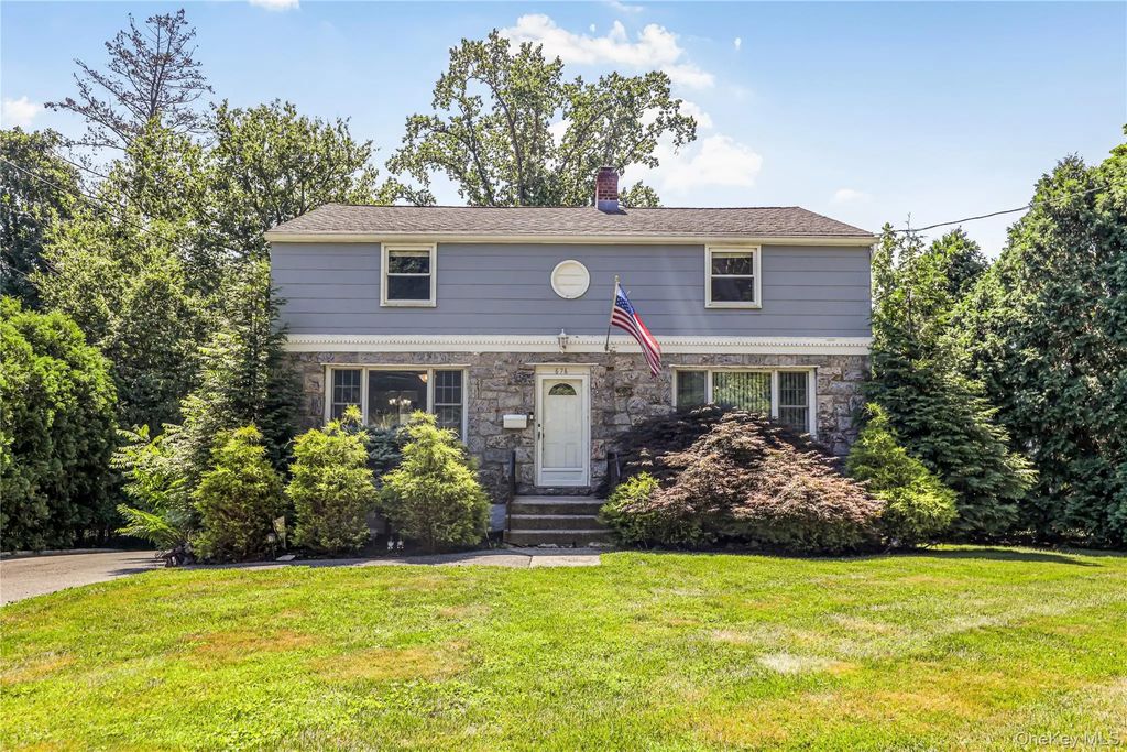 676 Scarsdale Road, Tuckahoe