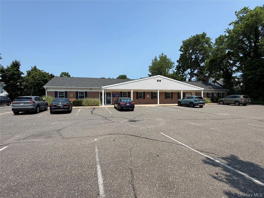 526 E Main Street # 518, Riverhead