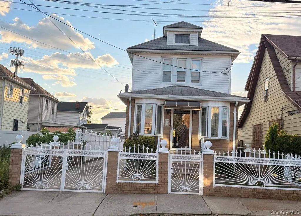 13744 218th Street, Laurelton