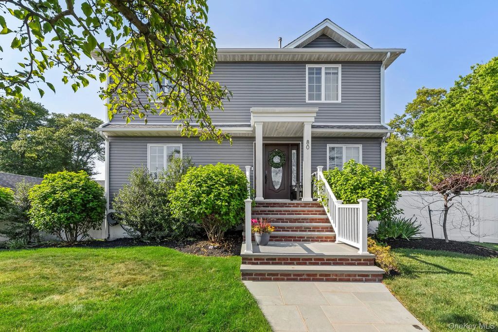 80 Central Boulevard, Merrick