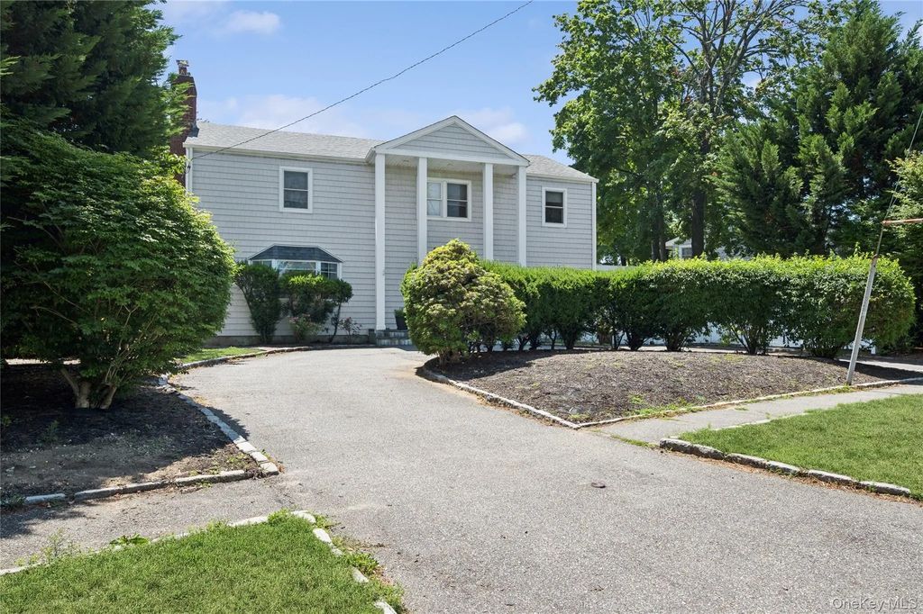 1954 Kirkwood Avenue, Merrick