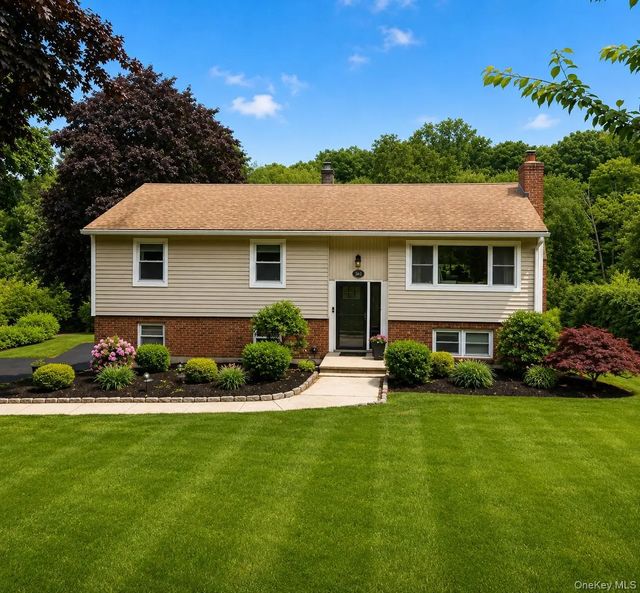 63 Dixon Road, Mahopac