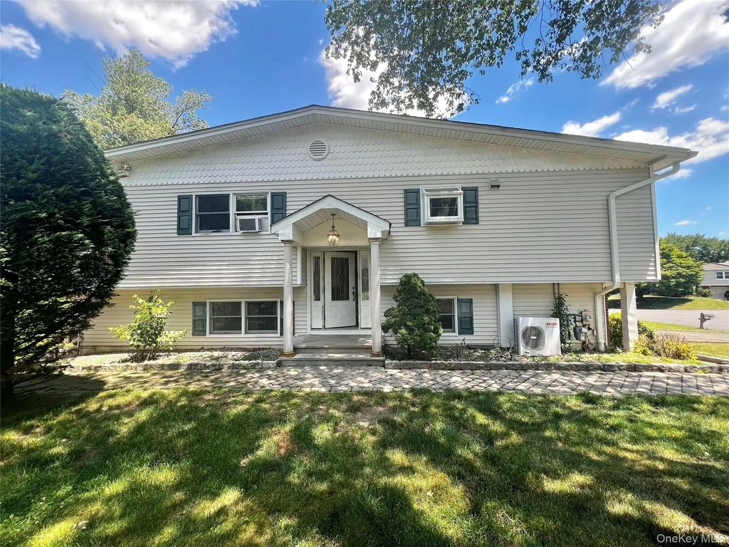 21 Vailshire Circle, Nanuet