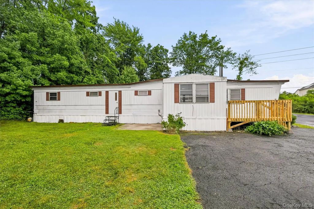 327 Currycross Road, New Windsor