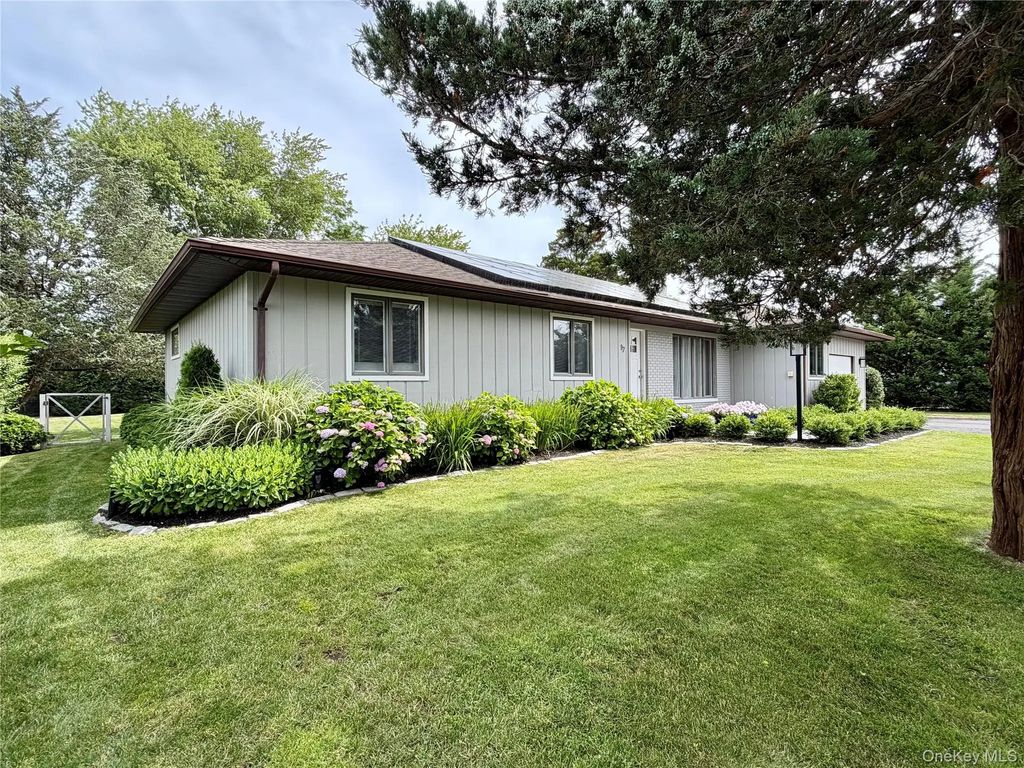 17 Locust Street, Riverhead