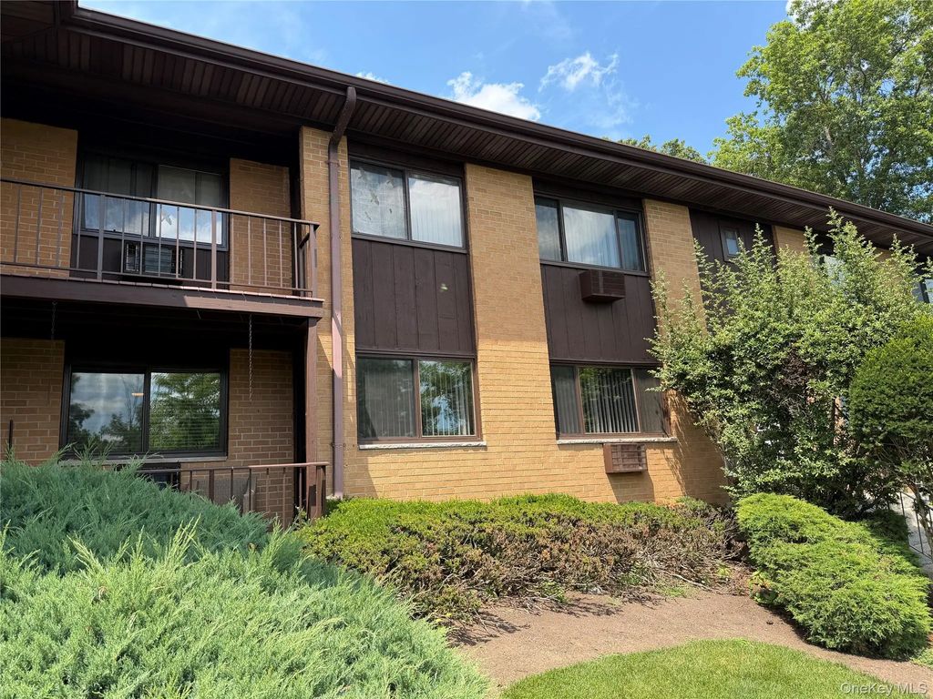 8 E Lawrence Park Drive # 9, Piermont