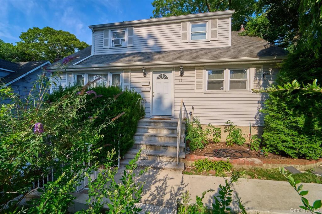 12 Goeller Avenue, Huntington Station