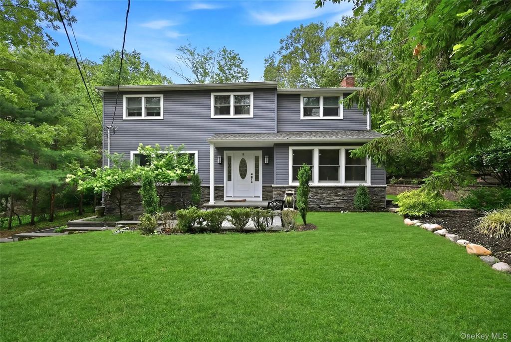 135 Oakwood Road, Port Jefferson