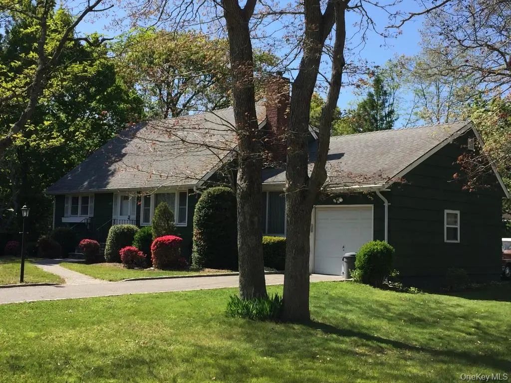 287 Amityville Street, Islip Terrace