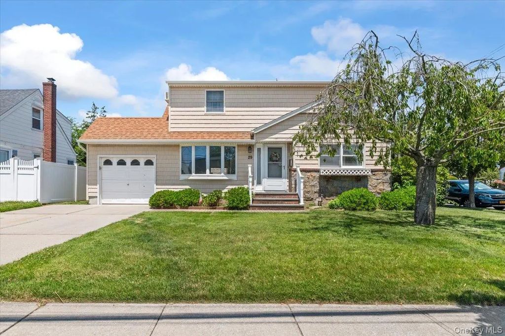 29 Edward Street, Bethpage