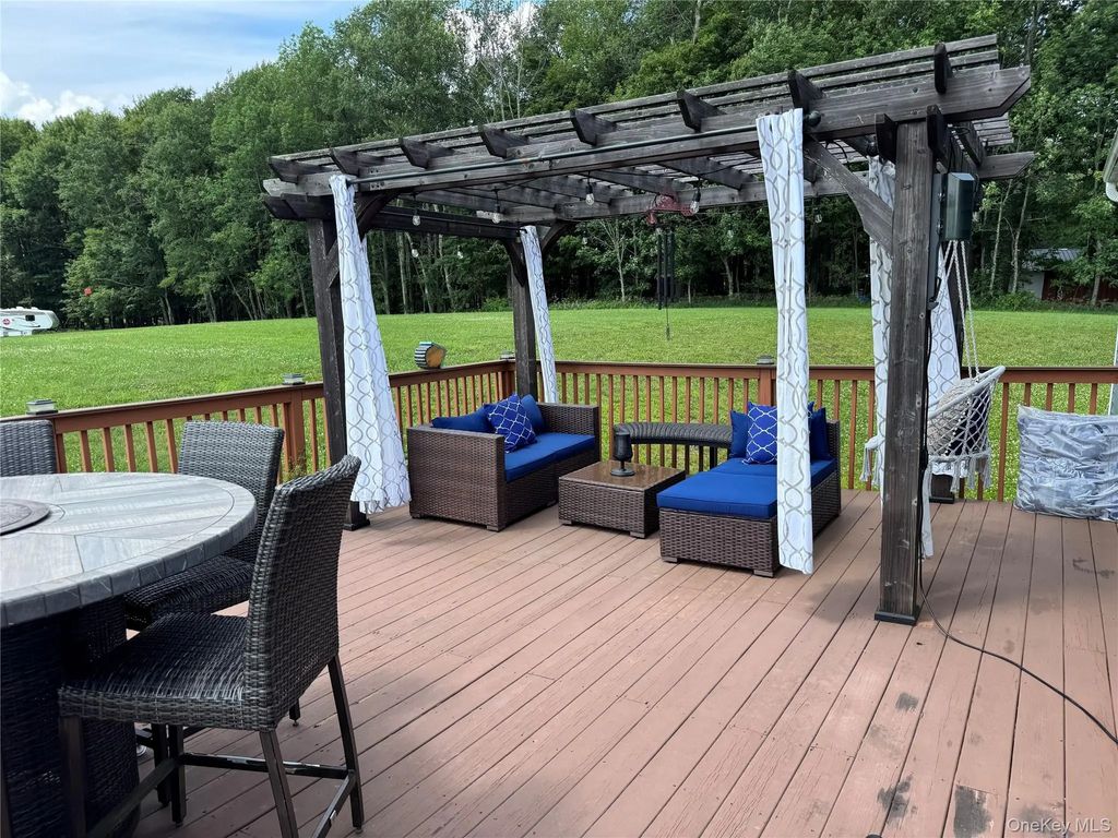 281 Perry Road, Bethel