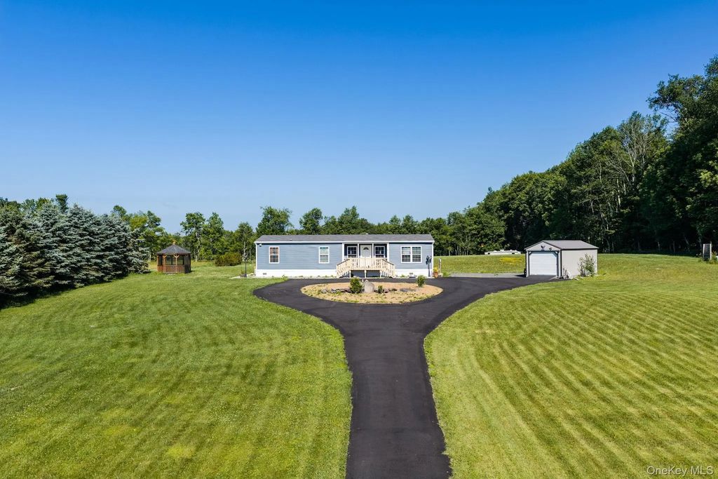 281 Perry Road, Bethel