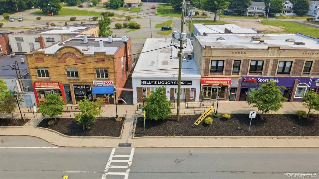458 Broadway, Monticello