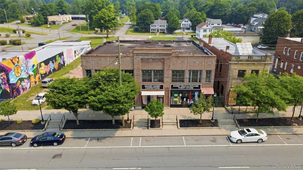 456 Broadway, Monticello
