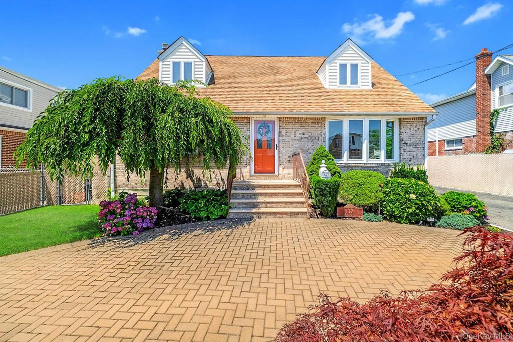 119 Caroline Avenue, Franklin Square