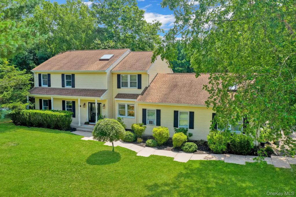 67 Randall Road, Wading River