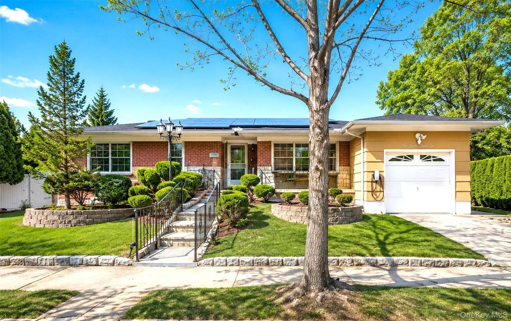 218-21 Stewart Road, Hollis Hills