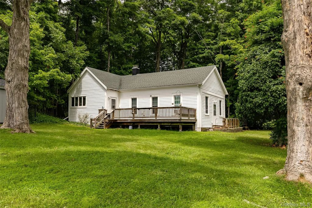 357 Pumpkin Lane, Clinton Corners